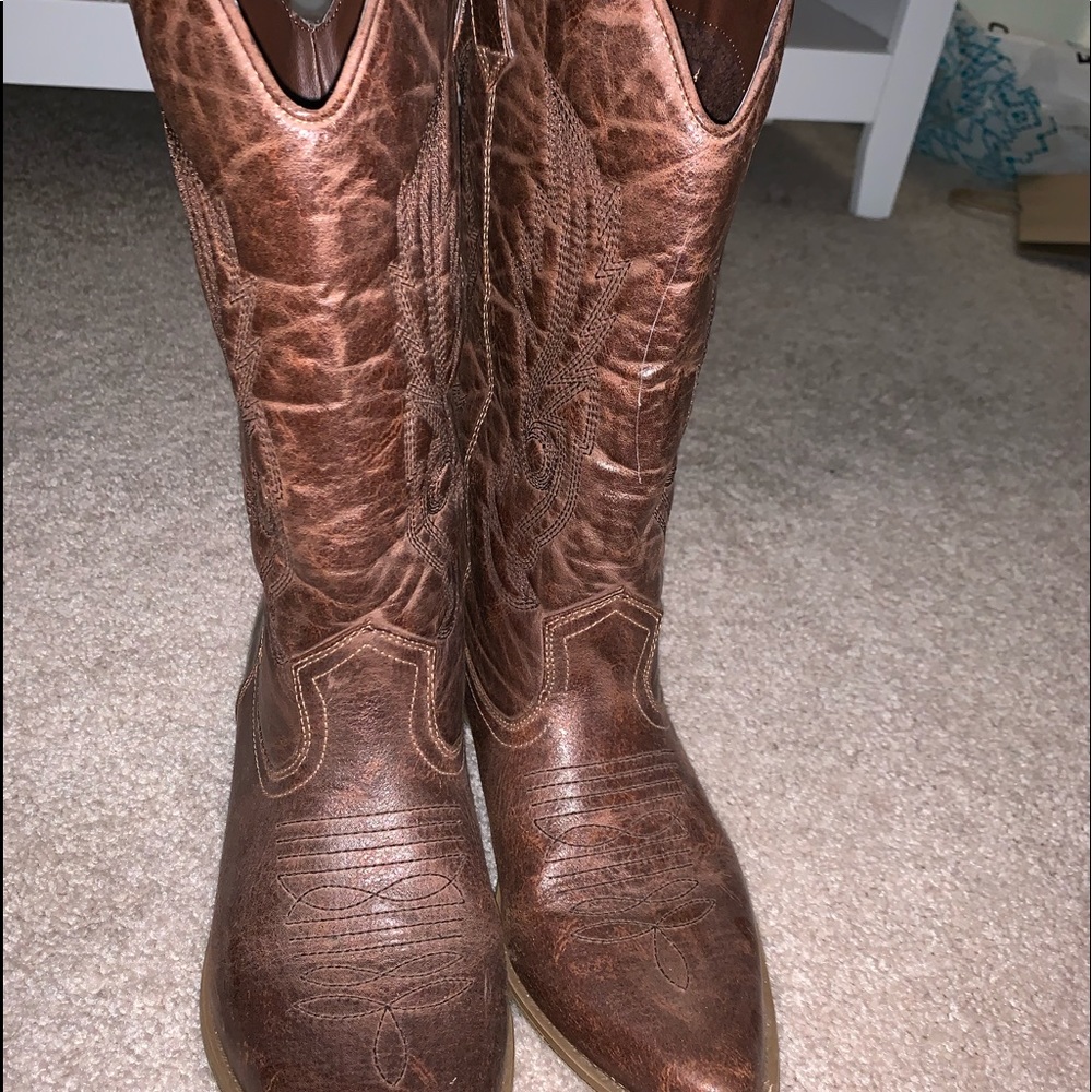 Women’s Brown Cowgirl Boots